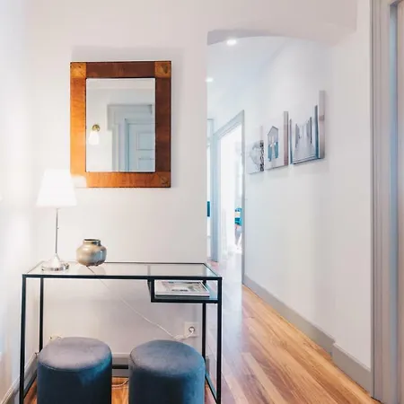 Apartament Gran Via By People *